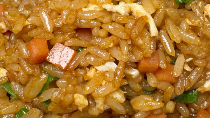 دائمًا ما يفتقد الأرز المقلي بالصويا صوص الذي تحضّره في المنزل النكهة الرائعة التي تجدها في المطاعم.