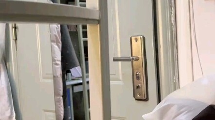 These aren’t roommates—they’re like a biological mother!