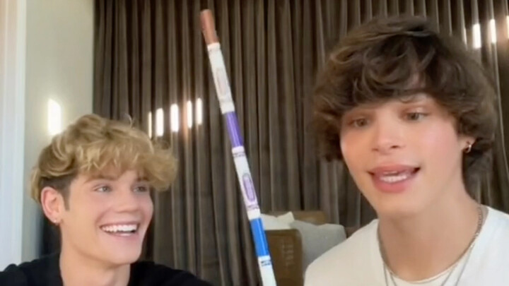 French guy's daily life series, so sweet!