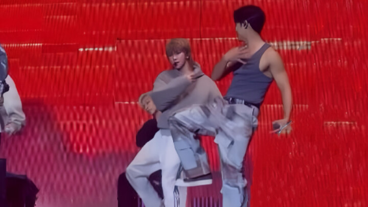 【คุ่ยปา】จี๋มี่คุ่ยอยู่บนเวที หมิงหาวจะโยนทิ้งได้เหรอ?