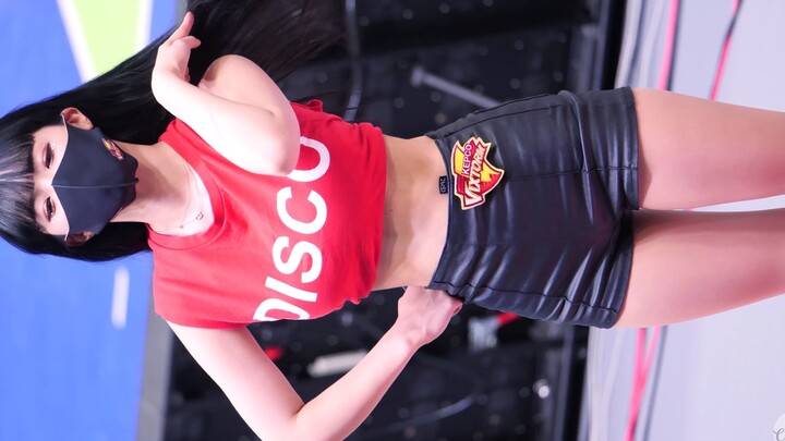 Lee Dahye cổ vũ