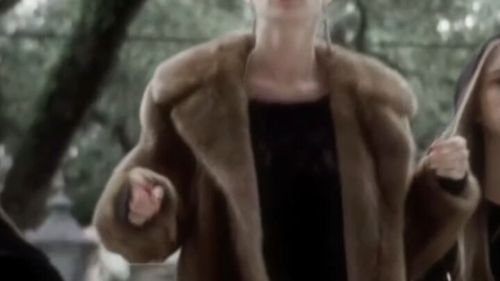 Gia tộc Roberts dùng khuôn mặt để bắt nạt con người