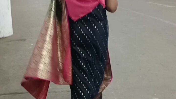 কি করলে বুঝবি,,আমি তোকে কতটা ভালোবাসি