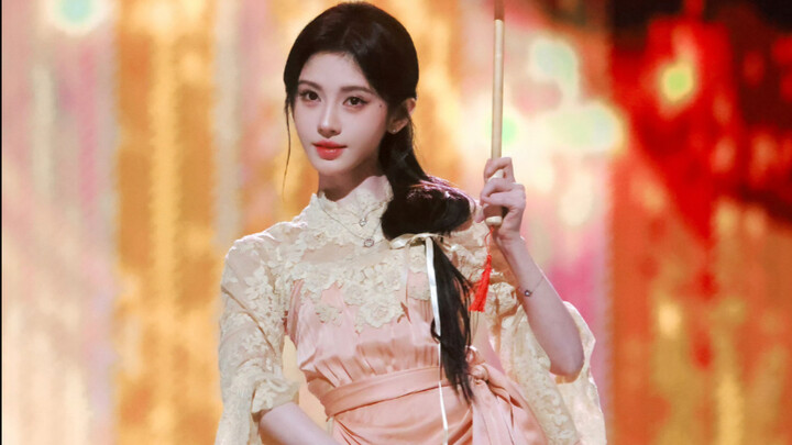 【Ju Jingyi】251026 Honor of Kings Co-Creation Night – A Close-Up of Her Graceful Dance