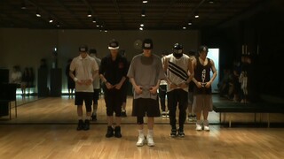 【หวังอี้ป๋อ】ฉบับฟิล์มต้นฉบับ UNIQ วิวัฒนาการฉบับกู้คืนความคมชัดสูง วันที่ 01