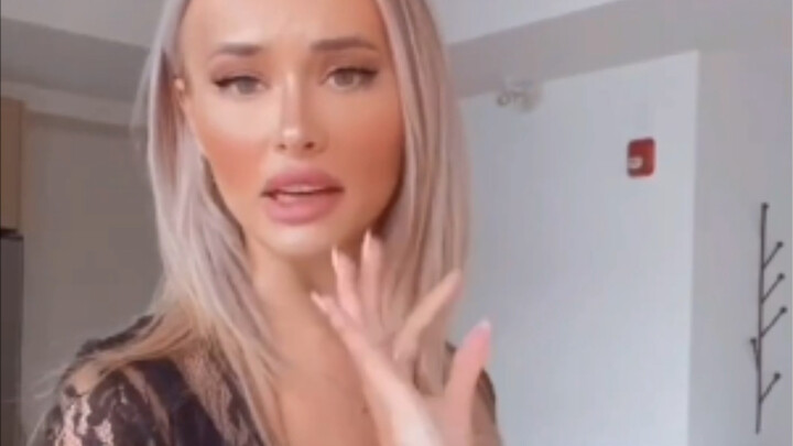 الأخت مرة أخرى واقعية وحقيقية في الدنيا، وأنا متحمس جدًا لمشاهدة سر كريستوفر أيضًا!