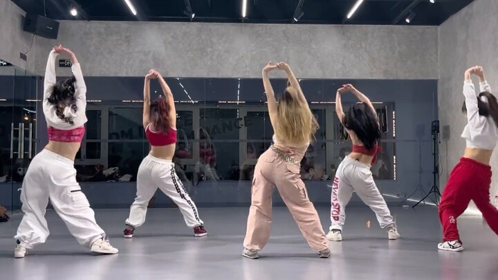 Original arrangement - HyunA "How" The group assessment of the sweet group monthly exam is full of h