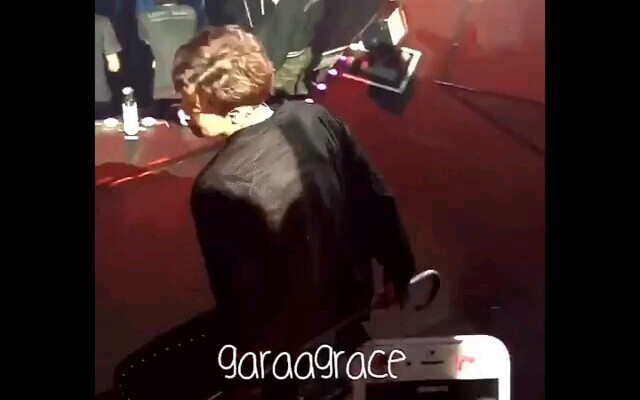 【EXO Park Chanyeol】Cảm giác thế nào khi món cá kim chi “đánh đòn” ngay trước mặt bạn? (Toàn bộ video