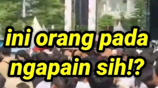 ini orang pada ngapain sih!?