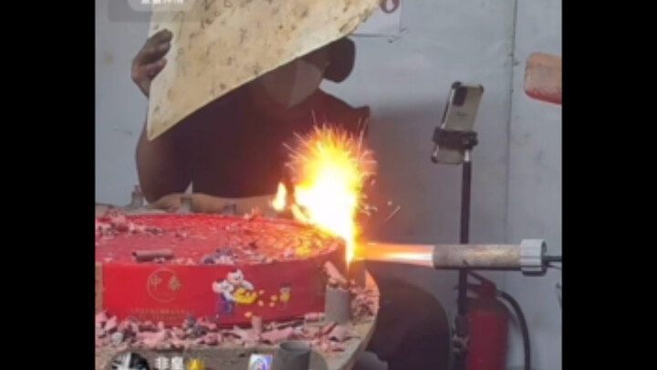 The “Slow Feet, Overpowered” livestream room has completely blown up the entire stream!