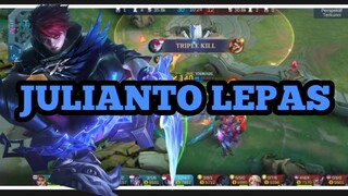 Julian lepas auto bantai bantai