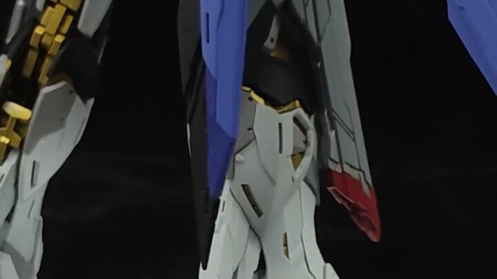 Then prepare to make the strongest and coolest Soul Blue version of Strike Freedom reprinted by Moon