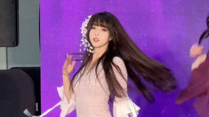 【Sistar-Alone】A long time ago, Alone's pink and purple skirt
