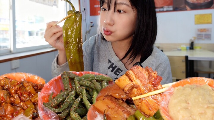 Menghabiskan 92 yuan untuk memesan sepuluh hidangan di kedai daging bakar!