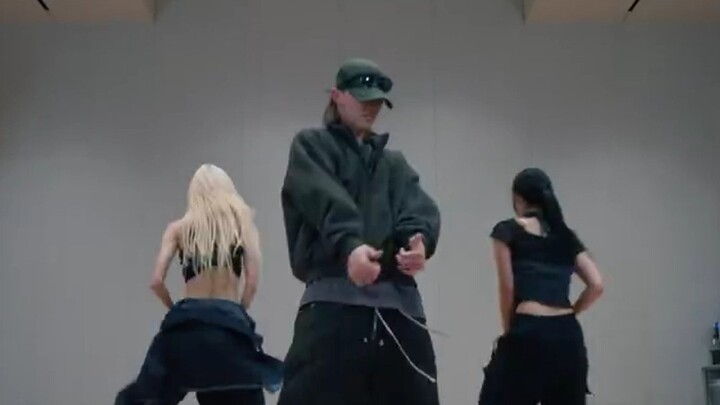 ถูกเขา ‘บีบ’ ให้กลายเป็นแดนเซอร์ระดับท็อป มันก็เป็นเรื่องธรรมดาของมนุษย์นี่แหละ