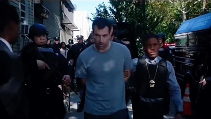 All the JCs are here. Other criminals: Today is a good day for zero-dollar shopping...hahahaha