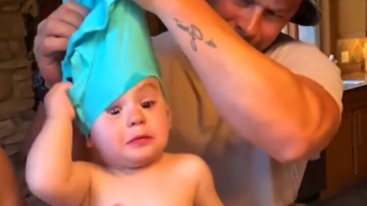 Momen menggemaskan bayi manusia