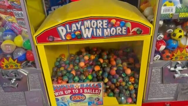 Classic Sunset Lanes Bowling Alley Arcade Tour! (Couer De Alene ID)