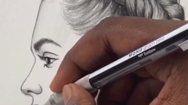 “แท็กเพื่อนที่วาดภาพเก่งมาดูหน่อย”