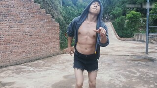 Chiếc quần short hở chân mà bạn yêu cầu, chúng đây rồi