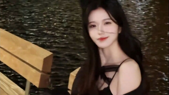 #15: Pink Mina — The Contrast (Project: Collect 1,000 Gorgeous Beauties from Across the Web)