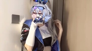 หมาป่าเงินนุ่มฟู-2.0 (คอสเพลย์ Honkai Impact รถไฟเซียงชิว)