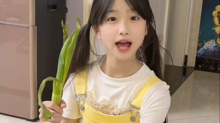 Brother, do you need some paper? [Xiaoxin]