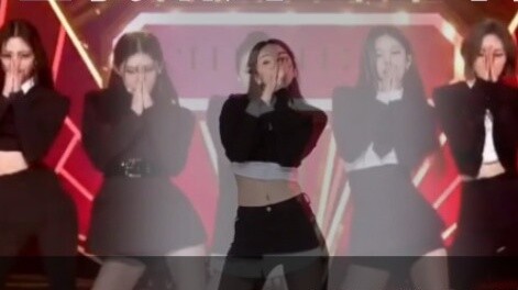 Saat saya melangkah ke panggung ITZY, saya mengambil bidikan langsung! Perbandingan tingkat sinkroni