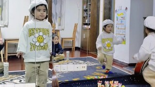 6岁哥哥家中教妹妹跳街舞，闭眼指导以为是个青铜，没想到出手不凡