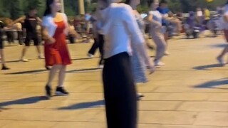 I've carried guns and herded sheep #Little Luban Square Dance #Outdoor Dance #Let's Groove to the Be