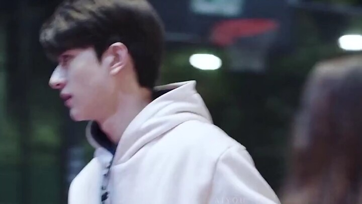 Seeing a celebrity, I thought I was dreaming.