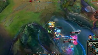 Những pha ảo diệu của Riven p2