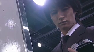 [Hồ sơ kỳ lạ] Kho đồ Undead của Kamen Rider Sword Blade: 9 màu