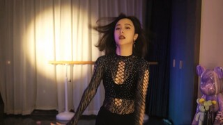 Wang Xiaomo-Song title: Crazy In Love.