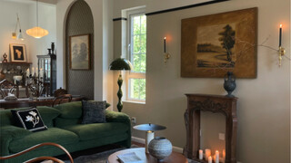 One year is short, but it is enough for me to turn a rough house into an ideal home.