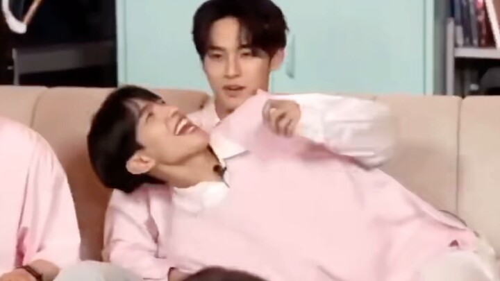 【Kim Min-kyu, Lee Seok-min】Hai cún gặp nhau