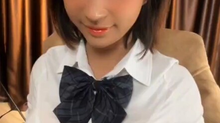 Shocking: The female streamer actually did this in her live stream!