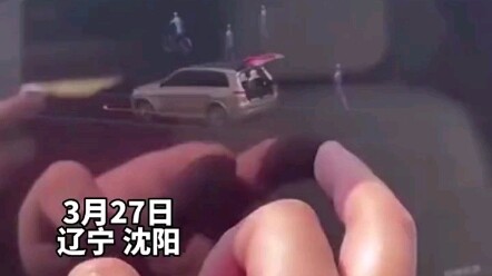 Man pays respects at cemetery with car radar, but it shows only people. Netizen: Fine if they’re wal