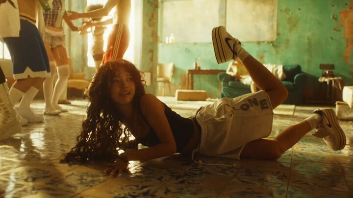 i-dle Gimme Dat Love MV