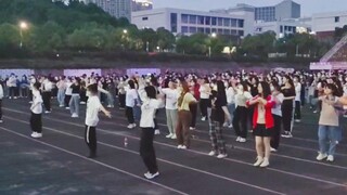 TFBOYS的歌一出，我们又仿佛回到了2013年的那个夏天