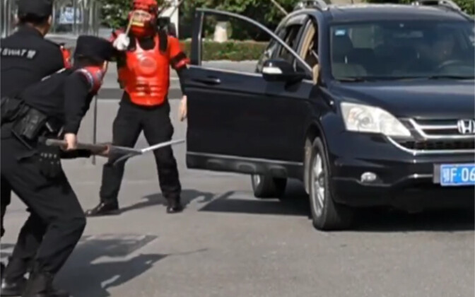 การประลองยิ่งใหญ่ของตำรวจหนุ่มรุ่น 4 พฤษภาคม! เก็บภาพสดจากสถานที่!