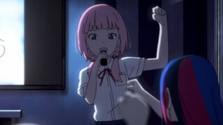 Huahua is frustrated at karaoke