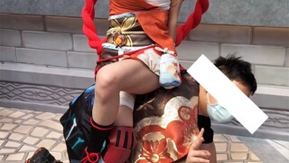 Genshin Impact Comic Expo, Akulah anjing Xiao Gong, adegan kematian sosial, Xiao Gong duduk di atask