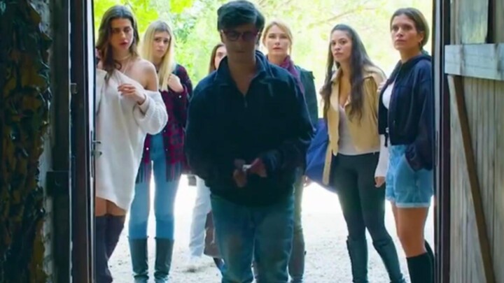 Lebih dari 900 ribu netizen bareng-bareng bilang drama ini adalah level tertinggi film thriller—kala