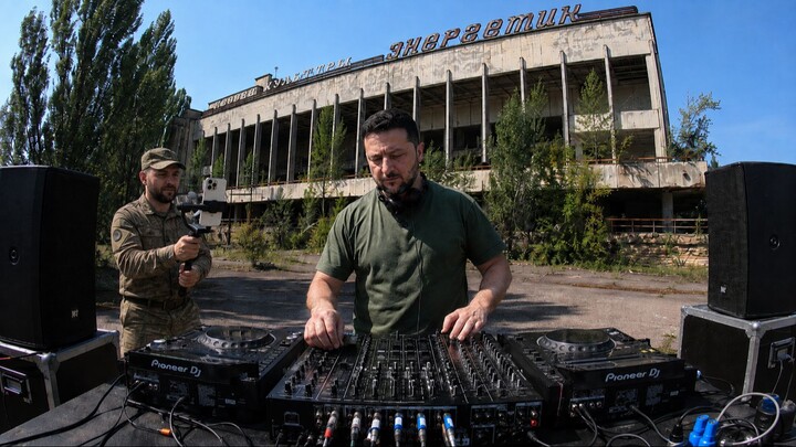 ZELENSKY TAKES OVER CHERNOBYL | DARK TECHNO DJ SET IN UKRAINE