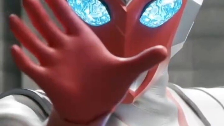 ครบรอบ 10 ปีของ X เขาได้รับชุดโอเมก้าทรานส์ฟอร์เมอร์สจากเพื่อนเป็นของขวัญ นี่มันอะไรกันเนี่ย...!!!