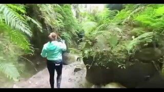 危机意识有时是怕长了良心，丢了计谋，而时刻让自己处于困顿。