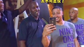 别人扣篮跟玩似的，我扣篮也跟玩似的。