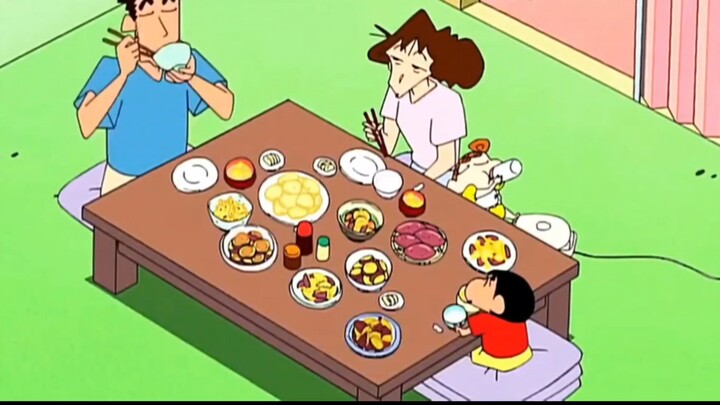 【Crayon Shin-chan】Ông bà ngoại ở Kumamoto đã gửi một thùng khoai lang lớn cho gia đình Shin-chan, cò