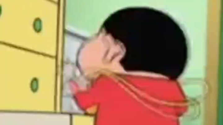 crayon Shinchan sedang berangkat sekolah